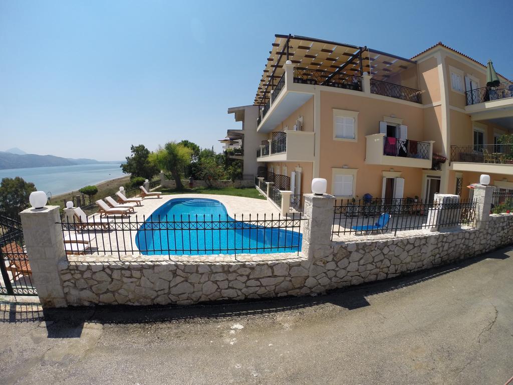 Lazaratos Hotel Kouvalata Exterior photo